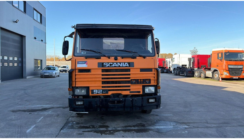 Scania 92 M (MANUAL PUMP / 6X4 / STEEL SUSP. / LAMES / POMPE MANUELLE) - Tipper: picture 2 Scania 92 M (MANUAL PUMP / 6X4 / STEEL SUSP. / LAMES / POMPE MANUELLE) - Tipper: picture 2