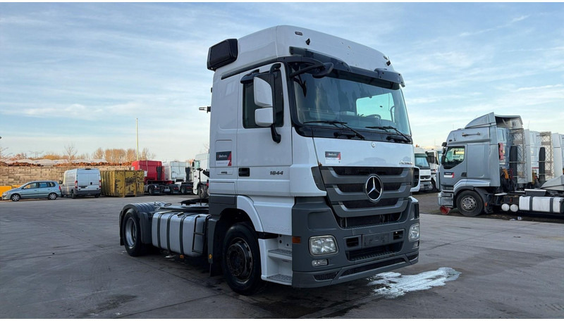 Mercedes-Benz actros 1844 (MP3 / FULL SPOILERS / GOOD CONDITION / BONNE ETAT / LAMES DEVANT / STEEL FRONT) - Tractor unit: picture 3 Mercedes-Benz actros 1844 (MP3 / FULL SPOILERS / GOOD CONDITION / BONNE ETAT / LAMES DEVANT / STEEL FRONT) - Tractor unit: picture 3