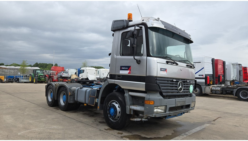 Mercedes-Benz actros 2643 (184.000 KM !! / EPS / 6X4 / TRACTEUR ORIGINAL / 3 PEDALES / GRAND PONT / PARFAIT ETAT) - Tractor unit: picture 3 Mercedes-Benz actros 2643 (184.000 KM !! / EPS / 6X4 / TRACTEUR ORIGINAL / 3 PEDALES / GRAND PONT / PARFAIT ETAT) - Tractor unit: picture 3