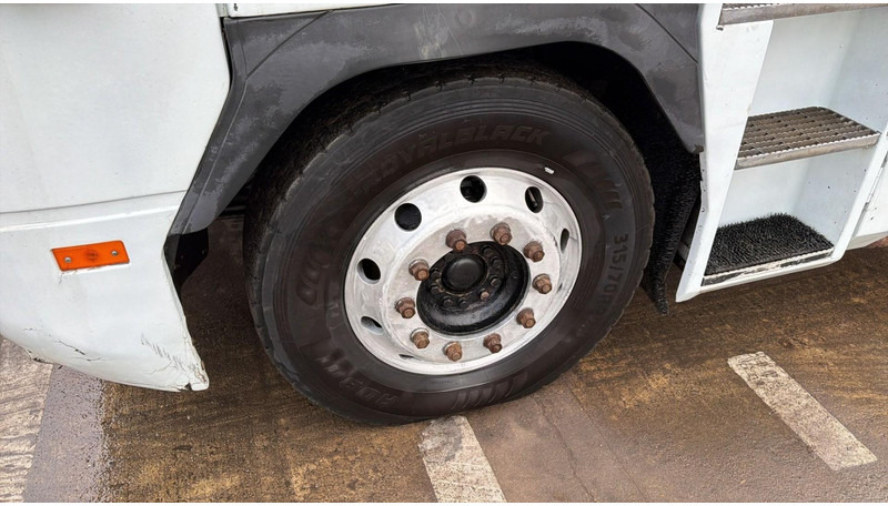 Tractor unit Renault Magnum 400 (BOITE MANUELLE / MANUAL GEARBOX): picture 12