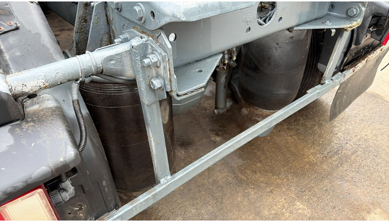 Tractor unit Renault Magnum 400 (BOITE MANUELLE / MANUAL GEARBOX): picture 10