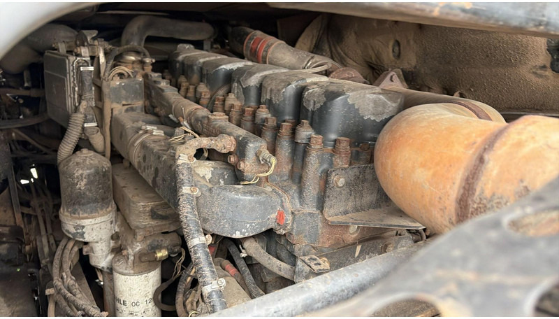 Tractor unit Renault Magnum 400 (BOITE MANUELLE / MANUAL GEARBOX): picture 13