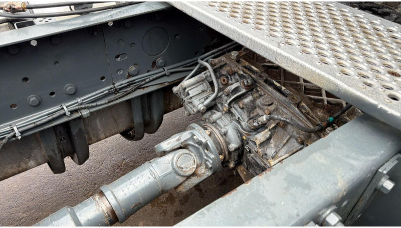 Tractor unit Renault Magnum 400 (BOITE MANUELLE / MANUAL GEARBOX): picture 18