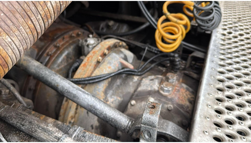 Tractor unit Renault Magnum 470 (POMPE MANUELLE / MANUAL PUMP / BOITE MANUELLE / MANUAL GEARBOX): picture 10