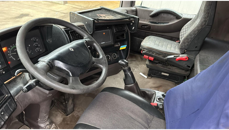 Tractor unit Renault Magnum 470 (POMPE MANUELLE / MANUAL PUMP / BOITE MANUELLE / MANUAL GEARBOX): picture 14