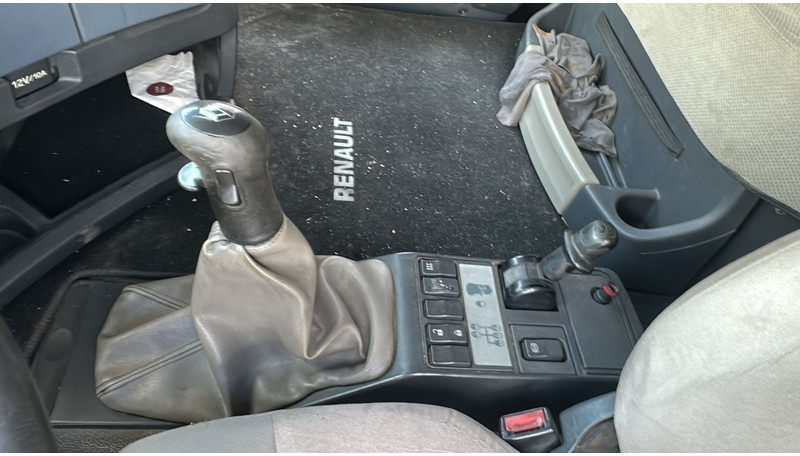 Tractor unit Renault Premium 450 DXI (BOITE MANUELLE / MANUAL GEARBOX): picture 17