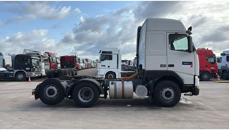 Volvo FH 12.420 (6X2 / BOITE MANUELLE / MANUAL GEARBOX / 8 PNEUS / 8 TYRES) - Tractor unit: picture 3 Volvo FH 12.420 (6X2 / BOITE MANUELLE / MANUAL GEARBOX / 8 PNEUS / 8 TYRES) - Tractor unit: picture 3