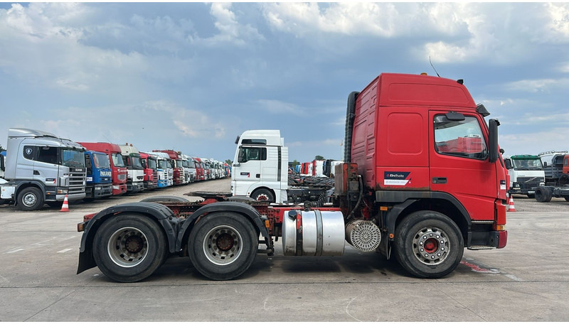Volvo FM 12 - 420 (6X4 / TRACTEUR ORIGINAL / BOITE MANUELLE / MANUAL GEARBOX / PROPRE) - Tractor unit: picture 4 Volvo FM 12 - 420 (6X4 / TRACTEUR ORIGINAL / BOITE MANUELLE / MANUAL GEARBOX / PROPRE) - Tractor unit: picture 4