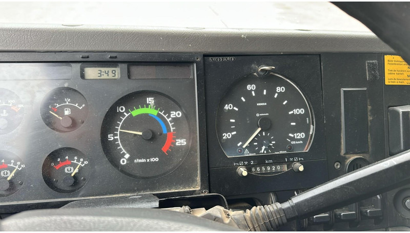 Leasing of Volvo FL 12.380 (8X4 /STEEL SUSP. / BOITE MANUELLE / MANUAL GEARBOX) Volvo FL 12.380 (8X4 /STEEL SUSP. / BOITE MANUELLE / MANUAL GEARBOX): picture 18 Leasing of Volvo FL 12.380 (8X4 /STEEL SUSP. / BOITE MANUELLE / MANUAL GEARBOX) Volvo FL 12.380 (8X4 /STEEL SUSP. / BOITE MANUELLE / MANUAL GEARBOX): picture 18