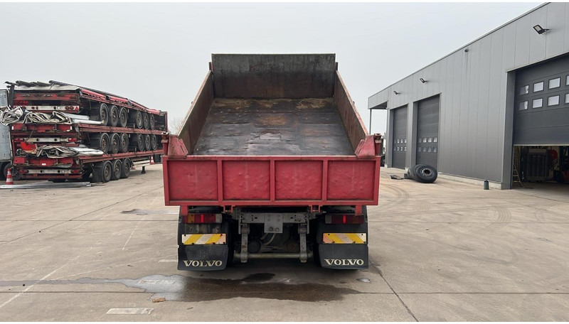 Volvo FM 10 - 320 (POMPE MANUELLE / MANUAL PUMP / MANUAL GEARBOX / BOITE MANUELLE) - Tipper: picture 5 Volvo FM 10 - 320 (POMPE MANUELLE / MANUAL PUMP / MANUAL GEARBOX / BOITE MANUELLE) - Tipper: picture 5