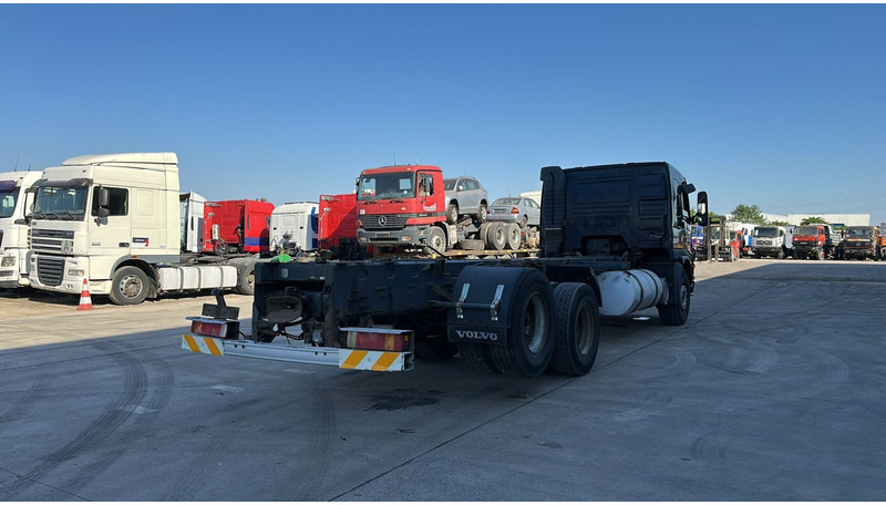 Volvo FM 12 - 380 (FULL STEEL SUSP. / SUSP. LAMES / CHASSIS LONGUE / 10 TYRES / TRES BONNE ETAT) - Cab chassis truck: picture 5 Volvo FM 12 - 380 (FULL STEEL SUSP. / SUSP. LAMES / CHASSIS LONGUE / 10 TYRES / TRES BONNE ETAT) - Cab chassis truck: picture 5