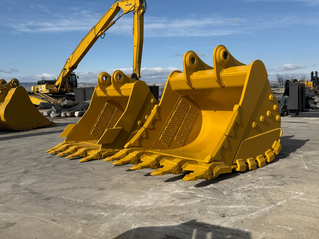 CAT 349 Armored Heavy Duty Bucket - Excavator bucket for Crawler excavator: picture 5 CAT 349 Armored Heavy Duty Bucket - Excavator bucket for Crawler excavator: picture 5