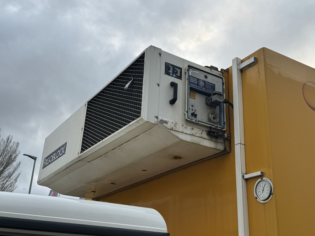 Refrigerator truck MAN TGL 12.250 Tiefkühlkoffer 6m LBW  E6 Klima Autom: picture 18