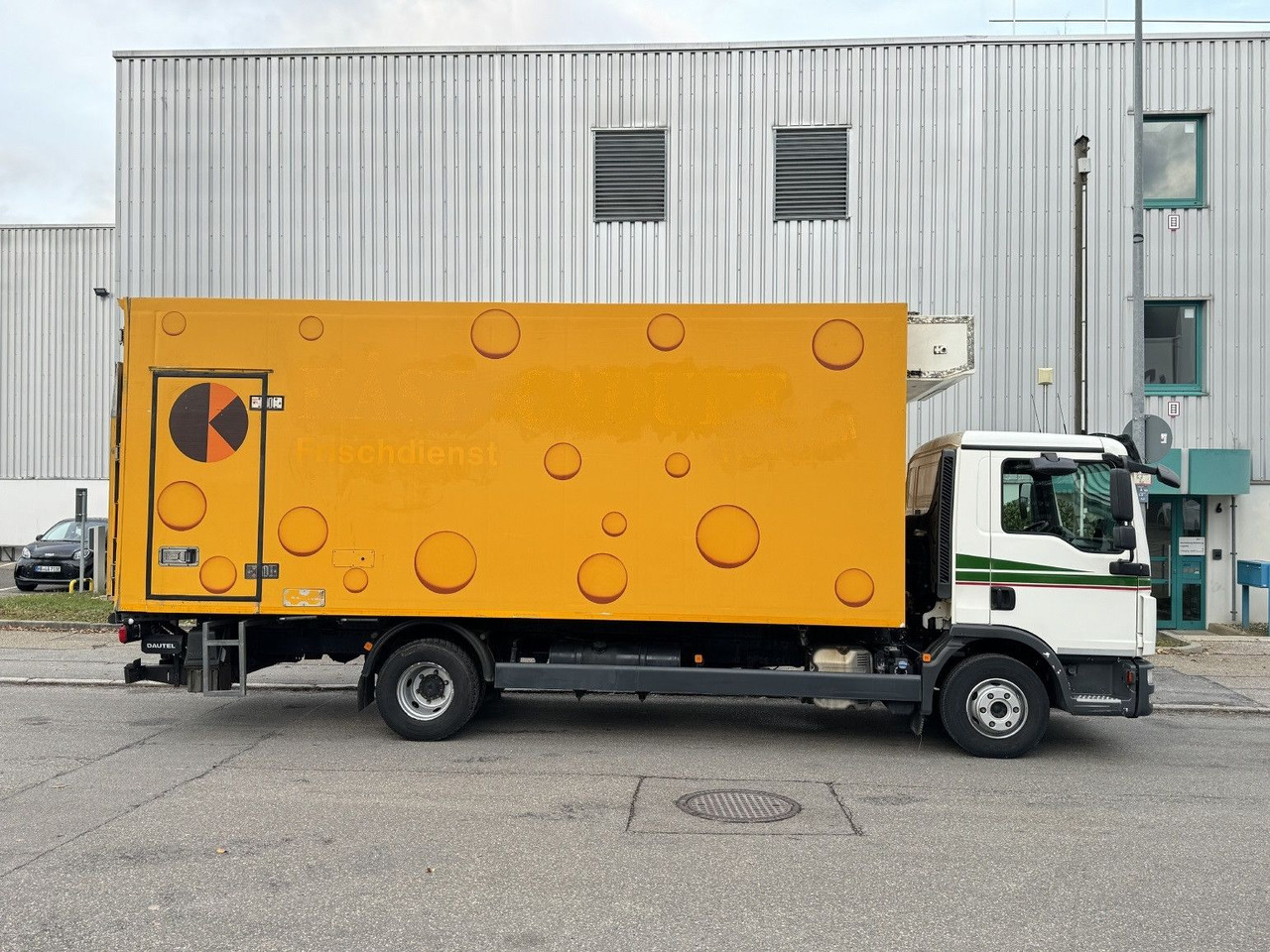 Refrigerator truck MAN TGL 12.250 Tiefkühlkoffer 6m LBW  E6 Klima Autom: picture 9