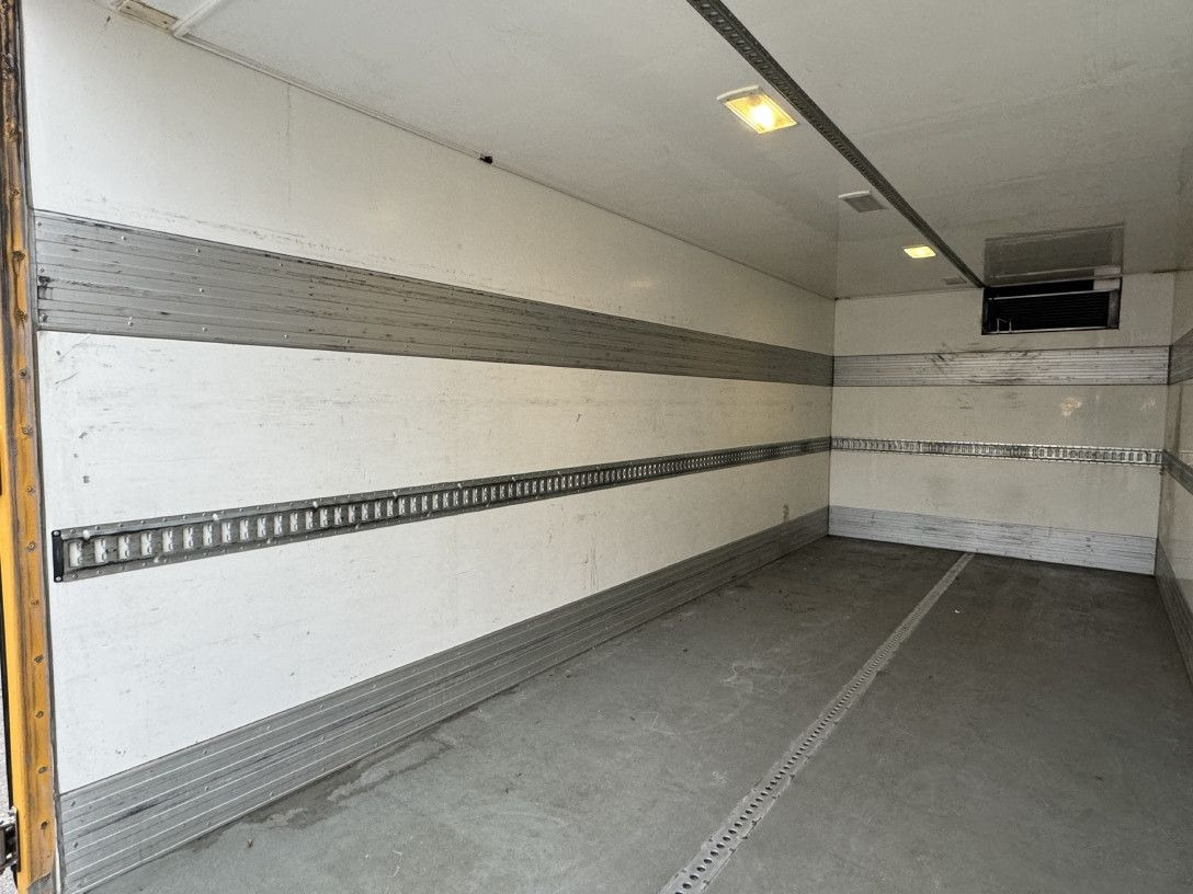 Refrigerator truck MAN TGL 12.250 Tiefkühlkoffer 6m LBW  E6 Klima Autom: picture 14