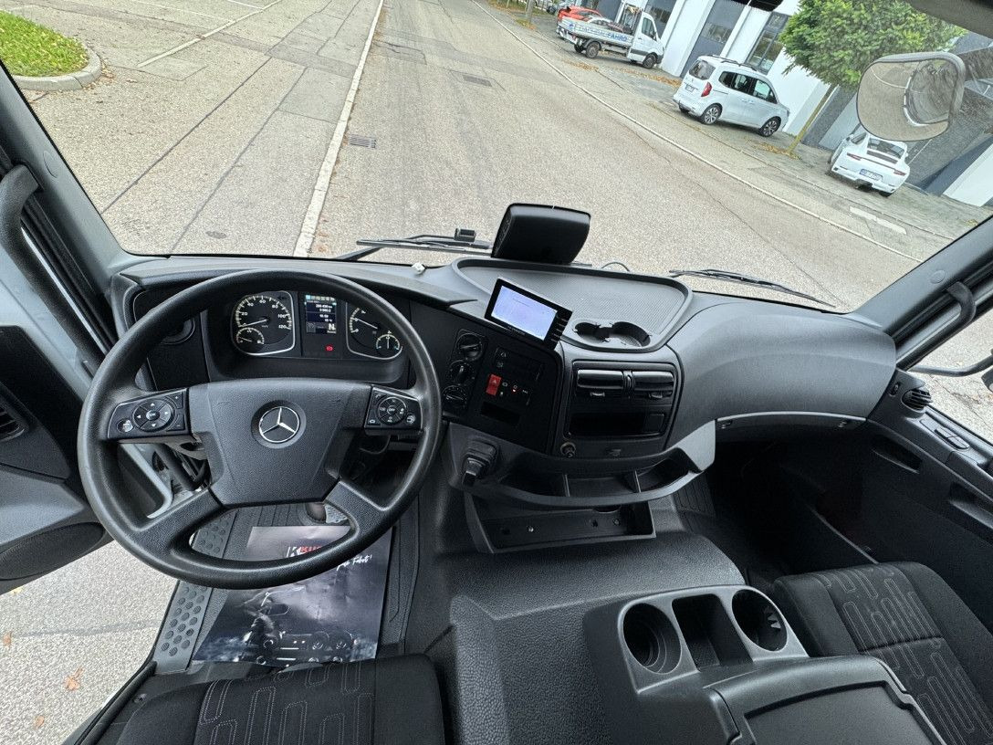 Box truck Mercedes-Benz Atego 1227L Koffer 8m LBW Klima Diff. Sperre: picture 15 Box truck Mercedes-Benz Atego 1227L Koffer 8m LBW Klima Diff. Sperre: picture 15