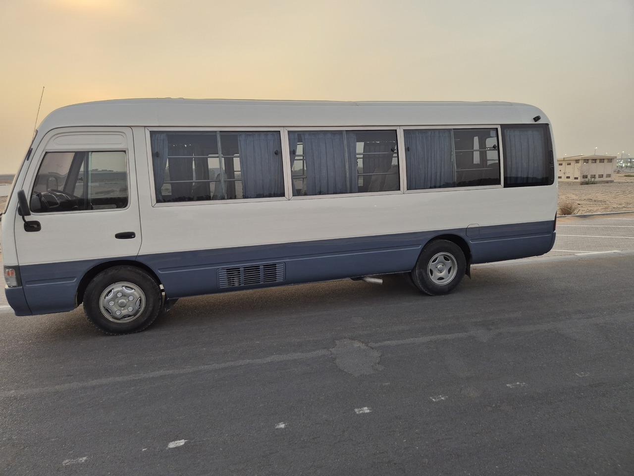 Toyota Coaster ... 30 places - climatisé - Minibus, Passenger van: picture 3 Toyota Coaster ... 30 places - climatisé - Minibus, Passenger van: picture 3