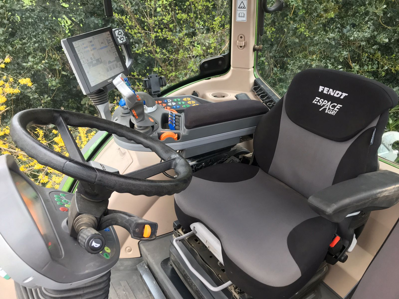 Farm tractor FENDT 514 Vario S4 ProfiPlus: picture 24