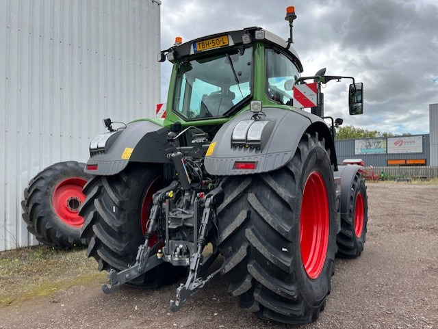 Fendt 826 Vario S4 ProfiPlus - Farm tractor: picture 5 Fendt 826 Vario S4 ProfiPlus - Farm tractor: picture 5