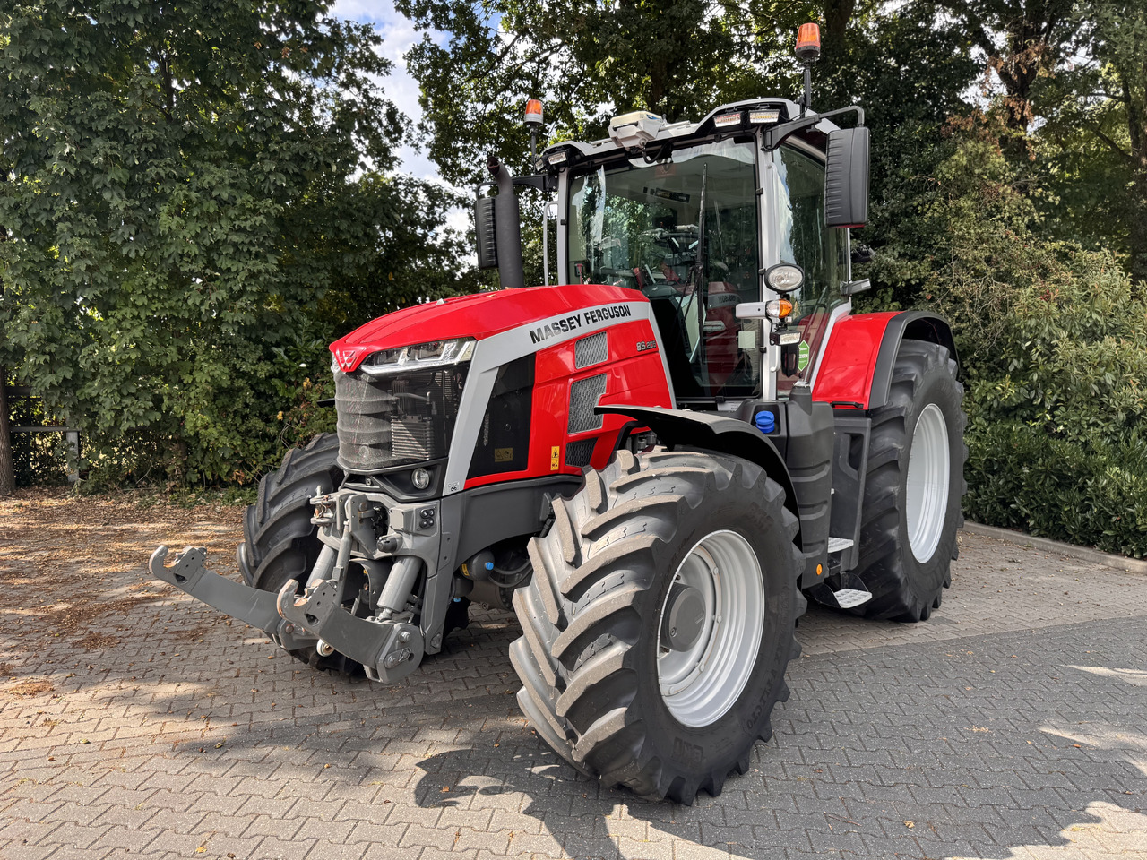 Massey Ferguson 8s.205 Dyna7 Exclusive - Farm tractor: picture 1 Massey Ferguson 8s.205 Dyna7 Exclusive - Farm tractor: picture 1