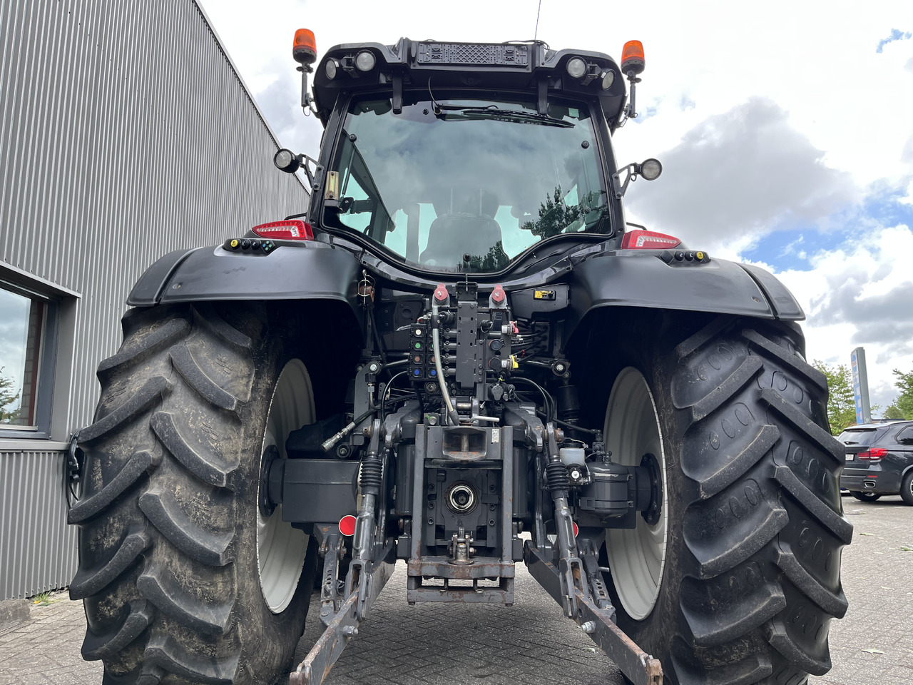 Valtra N174 Active - Farm tractor: picture 4 Valtra N174 Active - Farm tractor: picture 4