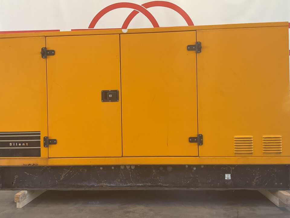 John Deere 4045TF157, 135 KVA generator set. Low hours and tested - Generator set: picture 2 John Deere 4045TF157, 135 KVA generator set. Low hours and tested - Generator set: picture 2