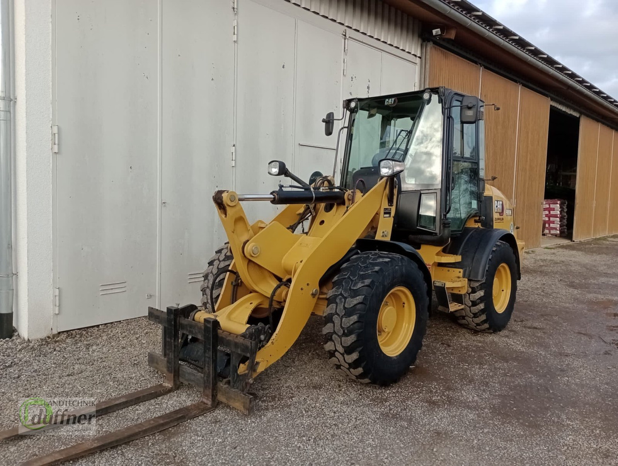 CAT 908 M - Wheel loader: picture 4 CAT 908 M - Wheel loader: picture 4