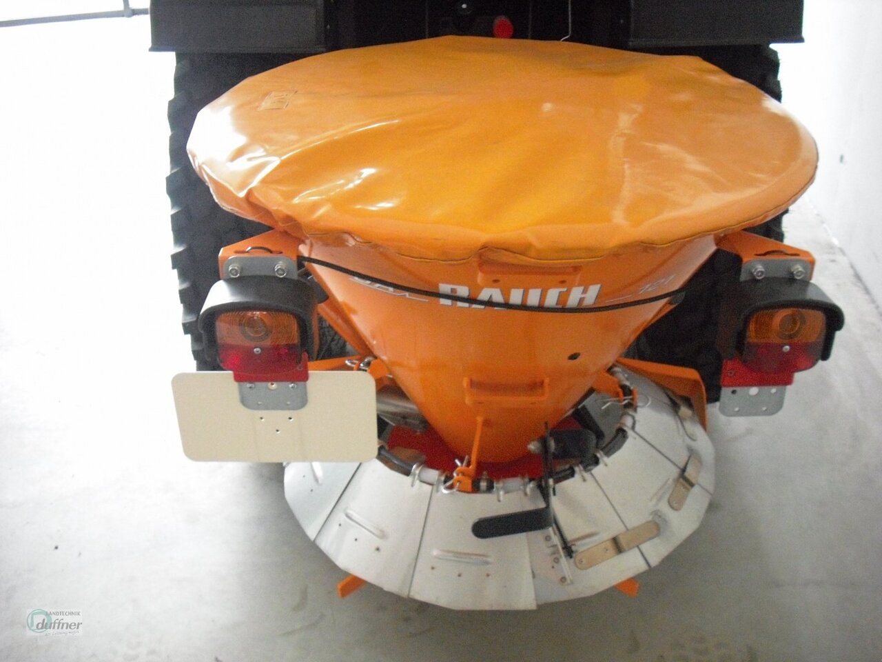 Rauch SA 121 - Sand/ Salt spreader for Farm tractor: picture 5 Rauch SA 121 - Sand/ Salt spreader for Farm tractor: picture 5