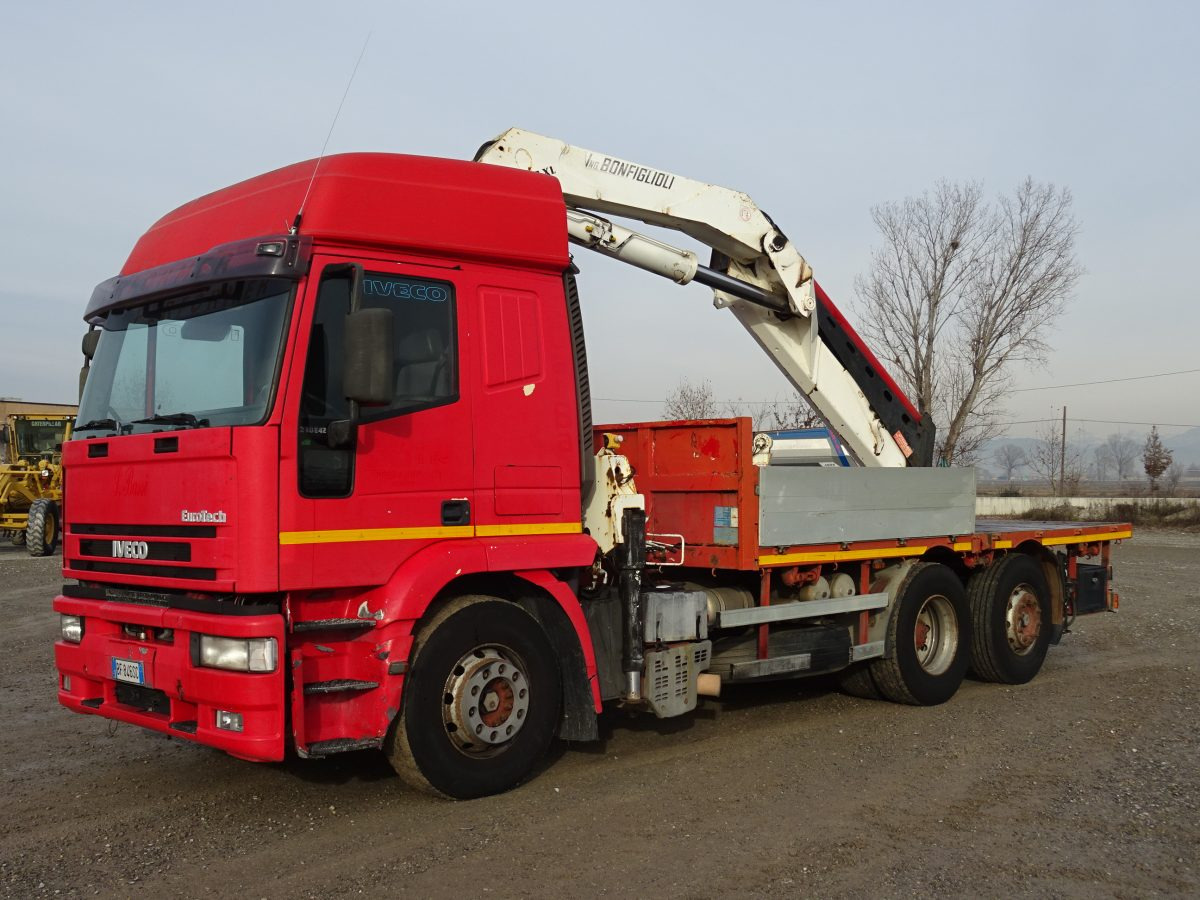IVECO EUROSTAR 240E42 BONFIGLIOLI P30500XL - Dropside/ Flatbed truck, Crane truck: picture 1 IVECO EUROSTAR 240E42 BONFIGLIOLI P30500XL - Dropside/ Flatbed truck, Crane truck: picture 1