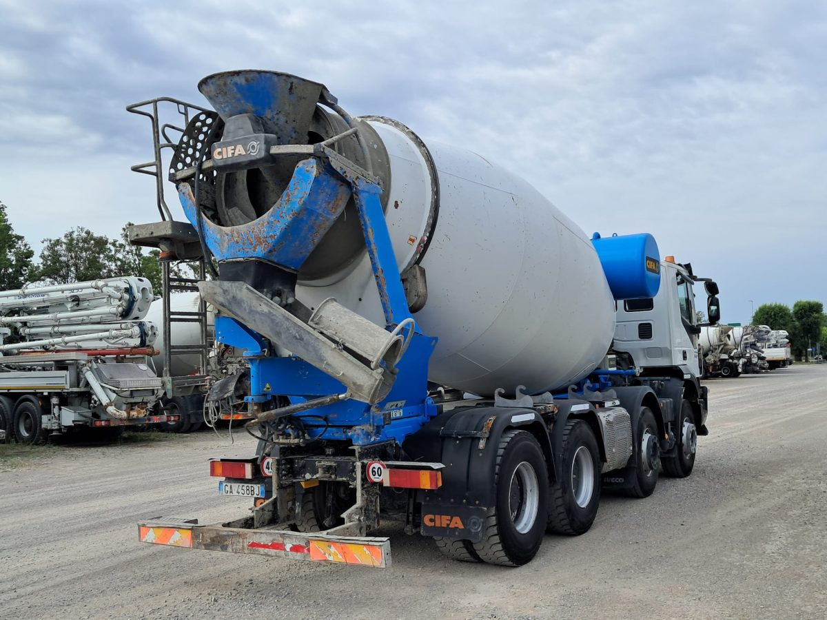 IVECO TRAKKER 500 CIFA RY1300 - Concrete mixer truck: picture 2 IVECO TRAKKER 500 CIFA RY1300 - Concrete mixer truck: picture 2