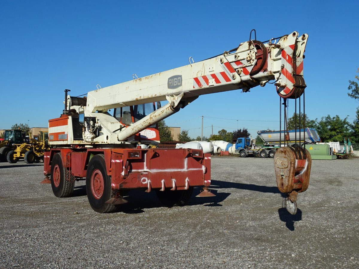 RIGO RT 400 - Rough terrain crane: picture 3 RIGO RT 400 - Rough terrain crane: picture 3