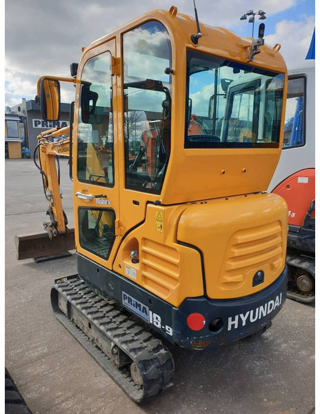 Hyundai R18-9 - Mini excavator: picture 3 Hyundai R18-9 - Mini excavator: picture 3