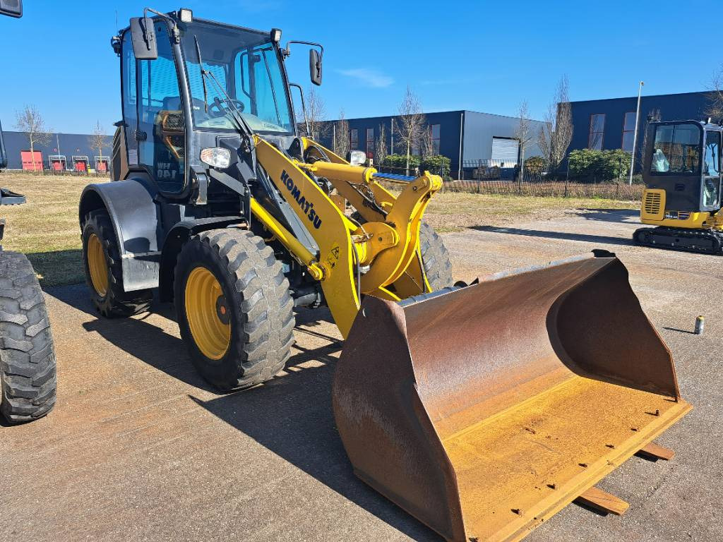 Komatsu WA100-8E0 - Wheel loader: picture 3 Komatsu WA100-8E0 - Wheel loader: picture 3
