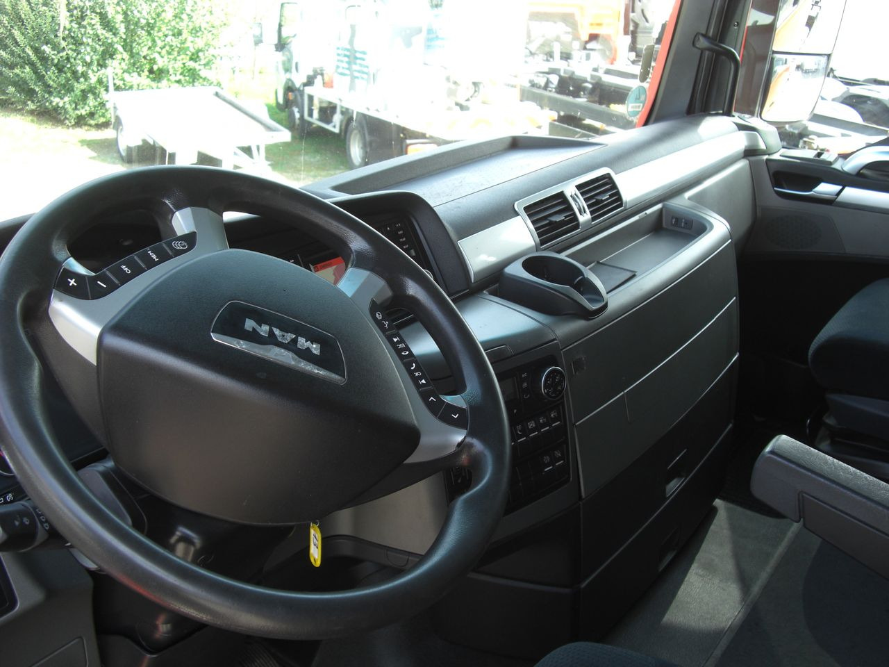 Container transporter/ Swap body truck MAN 18360XXL TGX / LBW: picture 12 Container transporter/ Swap body truck MAN 18360XXL TGX / LBW: picture 12