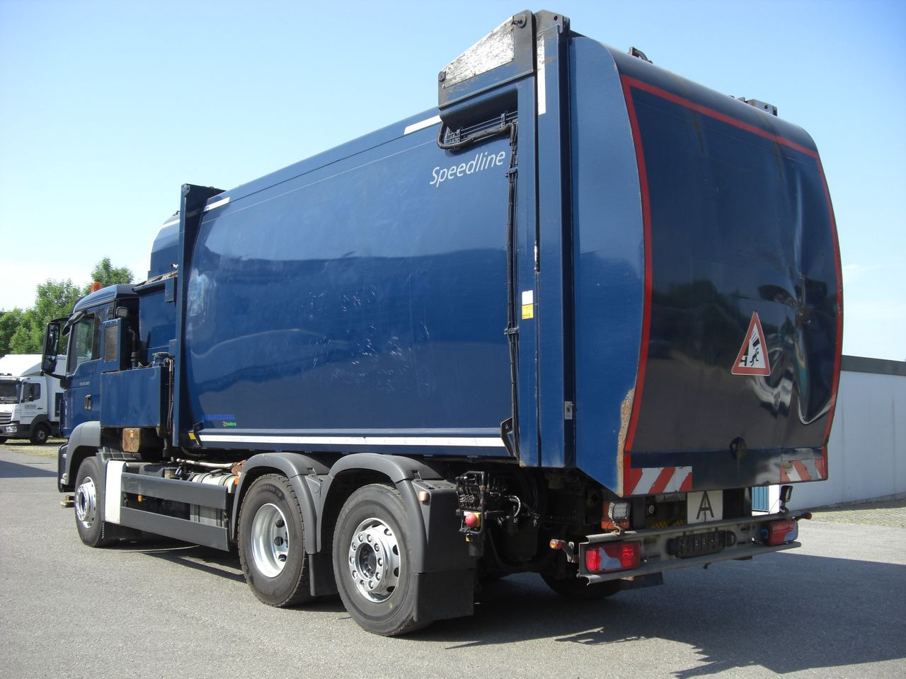 MAN 26360FNLL / SEITENLADER - Garbage truck: picture 4 MAN 26360FNLL / SEITENLADER - Garbage truck: picture 4