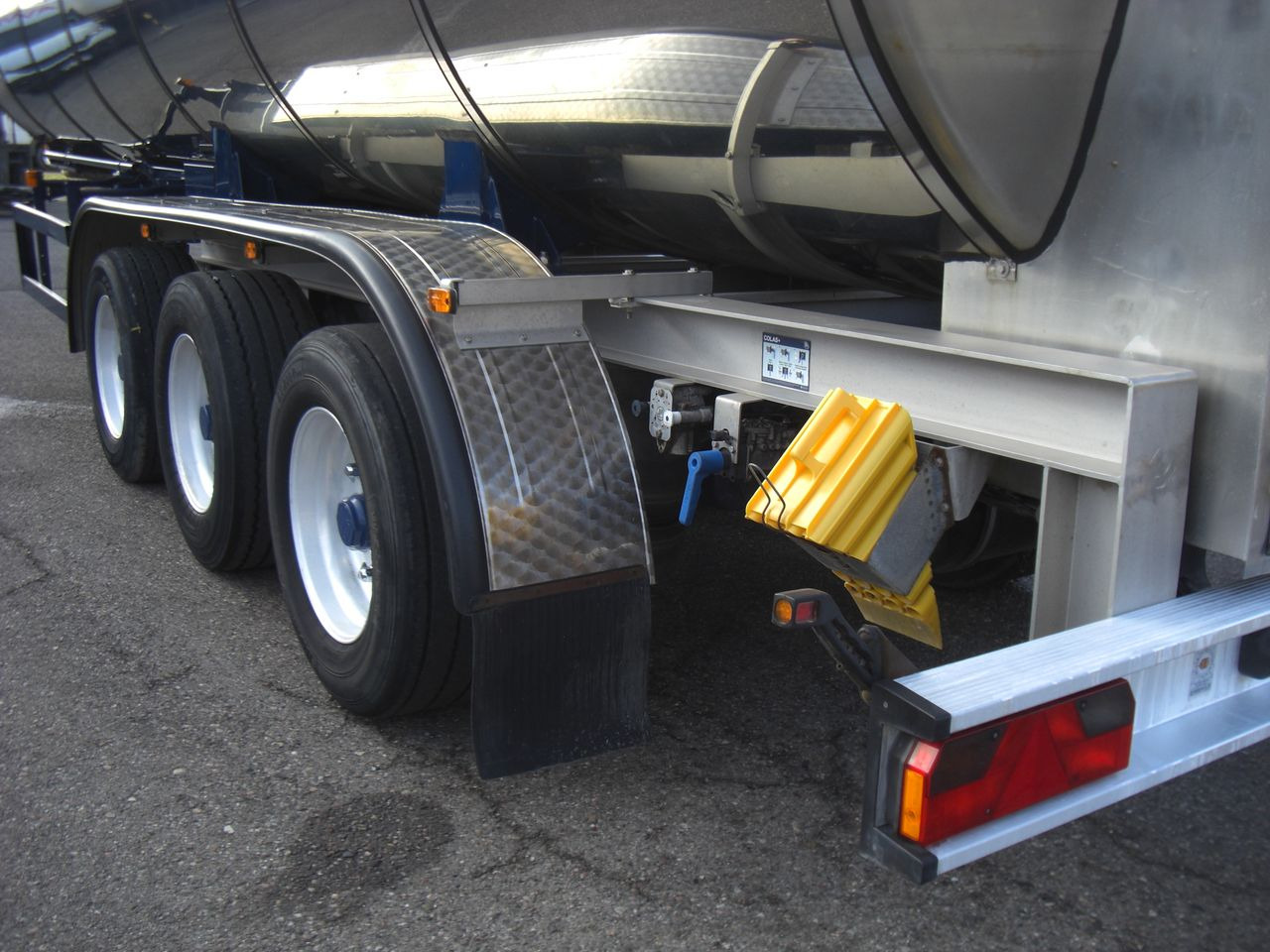 Wangen/Magyar SRP3MEB /BIERTANK - Tank semi-trailer: picture 5 Wangen/Magyar SRP3MEB /BIERTANK - Tank semi-trailer: picture 5