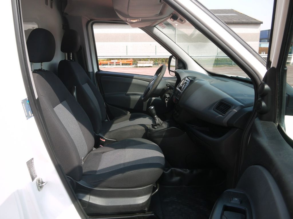 Fiat DOBLO 1.3 KUHLKOFFER RELEC FROD TR22 -20C Fiat DOBLO 1.3 KUHLKOFFER RELEC FROD TR22 -20C - Refrigerated van: picture 4 Fiat DOBLO 1.3 KUHLKOFFER RELEC FROD TR22 -20C Fiat DOBLO 1.3 KUHLKOFFER RELEC FROD TR22 -20C - Refrigerated van: picture 4