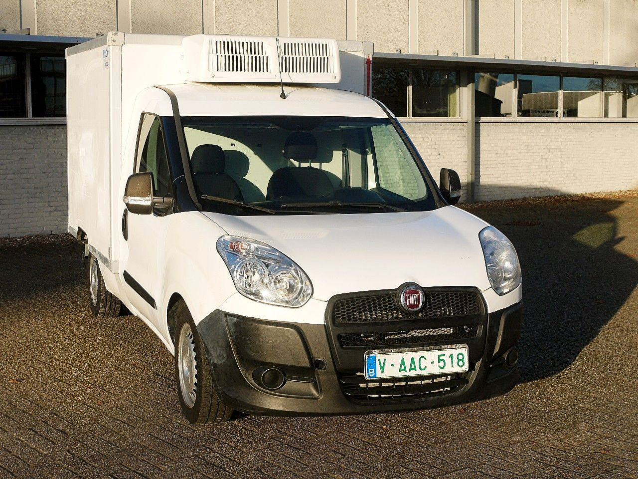 Fiat DOBLO 1.6 KUHLKOFFER CARRIER XARIOS -20 / AIRCO - Refrigerated van: picture 1 Fiat DOBLO 1.6 KUHLKOFFER CARRIER XARIOS -20 / AIRCO - Refrigerated van: picture 1