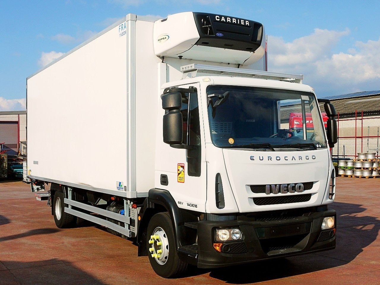 Iveco 140E18 FLEISH KUHLKOFFER CARRIER SUPRA 550 LBW Iveco 140E18 FLEISH KUHLKOFFER CARRIER SUPRA 550 LBW - Refrigerator truck: picture 2 Iveco 140E18 FLEISH KUHLKOFFER CARRIER SUPRA 550 LBW Iveco 140E18 FLEISH KUHLKOFFER CARRIER SUPRA 550 LBW - Refrigerator truck: picture 2