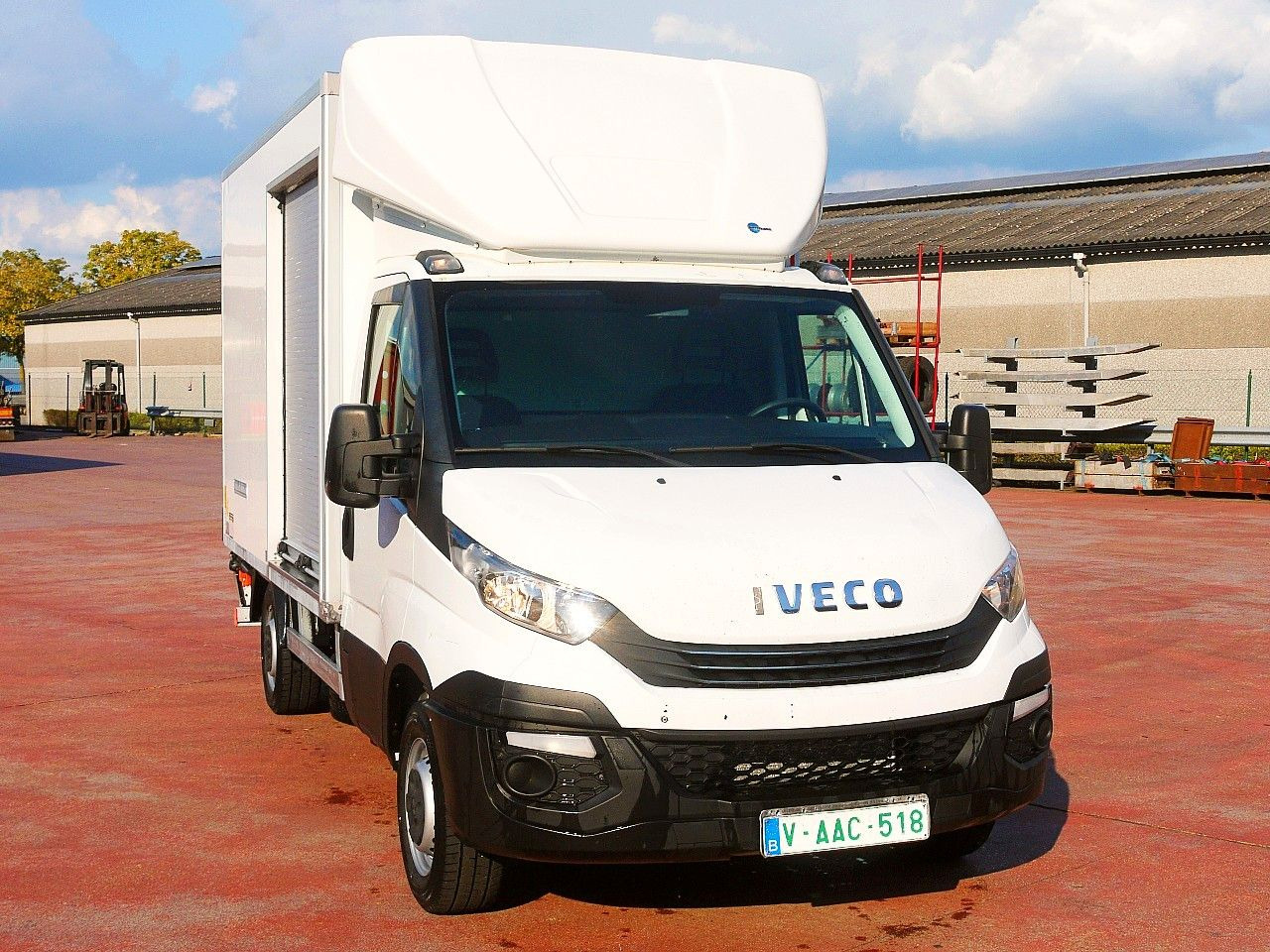 Iveco 35S14 DAILY ISOTHERMKOFFER LADEBORDWAND luft fed - Refrigerated van: picture 1 Iveco 35S14 DAILY ISOTHERMKOFFER LADEBORDWAND luft fed - Refrigerated van: picture 1