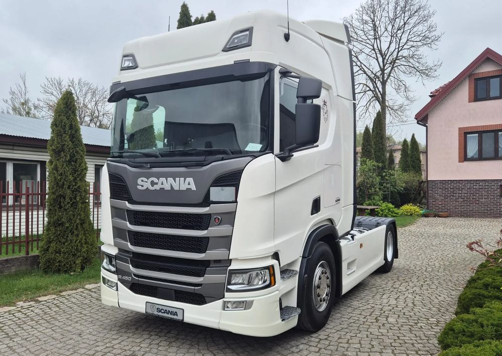 Tractor unit Scania R450: picture 1