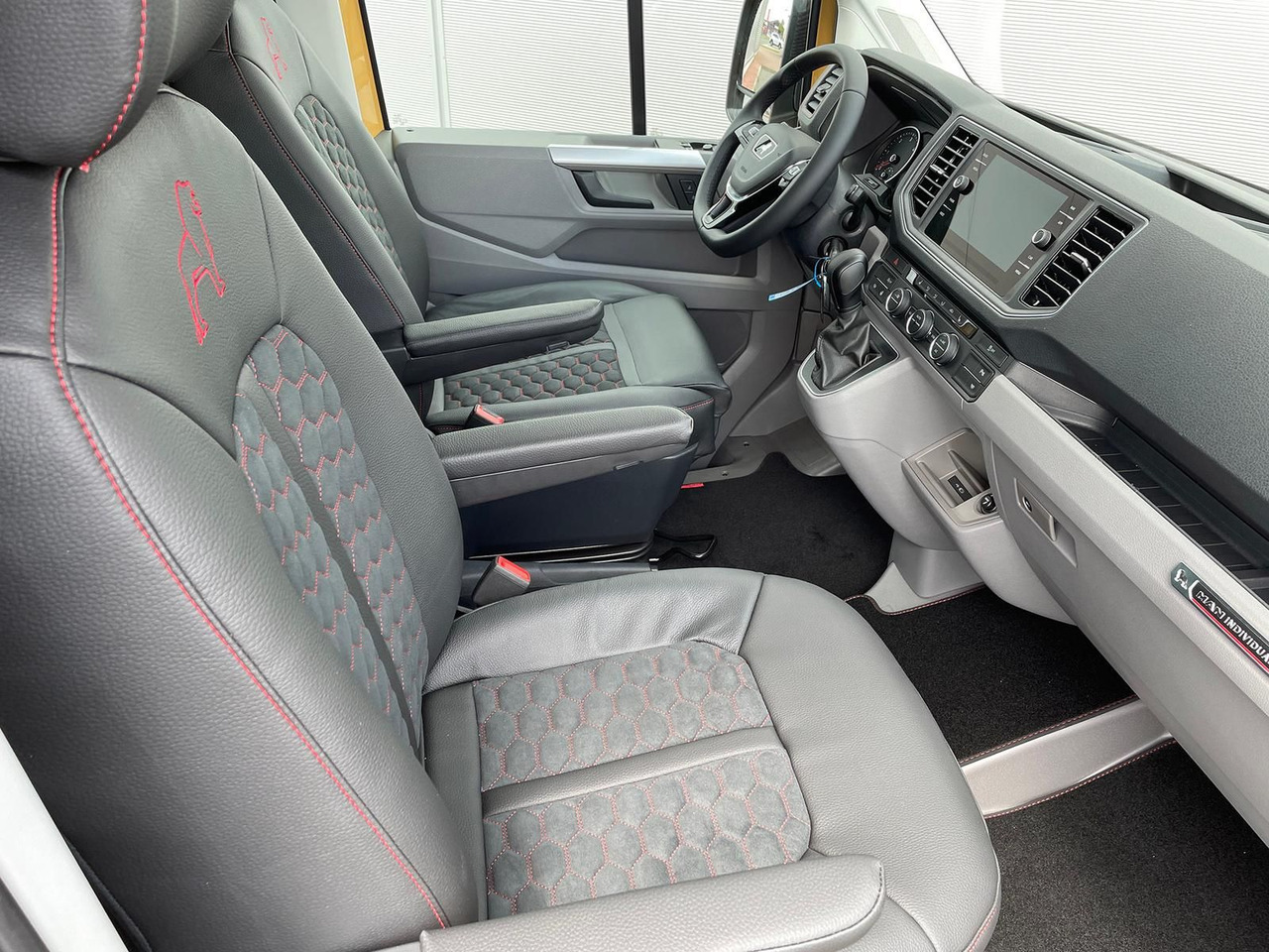 Combi van MAN TGE 3.180 L3H3 MIXTO Individual Lion S ACC LED: picture 21 Combi van MAN TGE 3.180 L3H3 MIXTO Individual Lion S ACC LED: picture 21