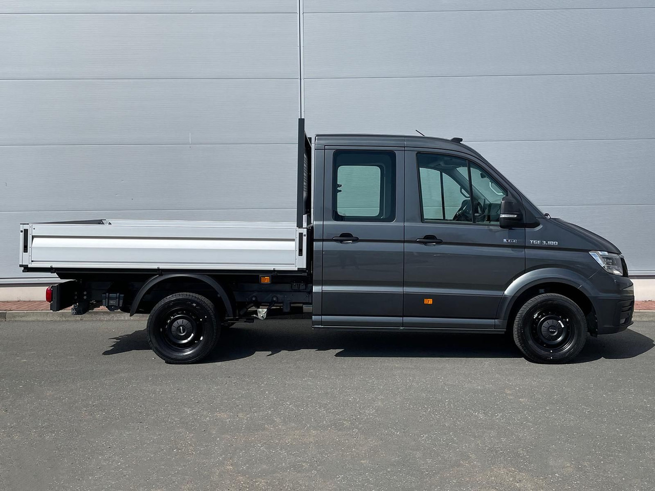 MAN TGE 3.180 Pritsche DOKA MR 4x4 ACC LED DIFF-SPER - Flatbed van, Combi van: picture 5 MAN TGE 3.180 Pritsche DOKA MR 4x4 ACC LED DIFF-SPER - Flatbed van, Combi van: picture 5