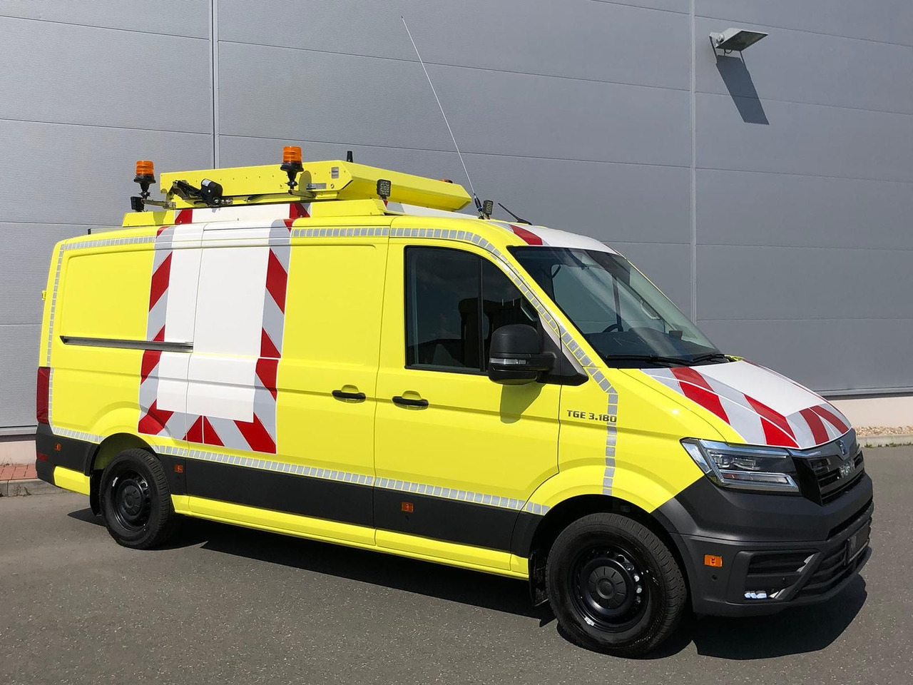 MAN TGE 3.180 L3H2 BF 4 BEGLEITFAHRZEUG ACC LED NAVI - Van: picture 2 MAN TGE 3.180 L3H2 BF 4 BEGLEITFAHRZEUG ACC LED NAVI - Van: picture 2