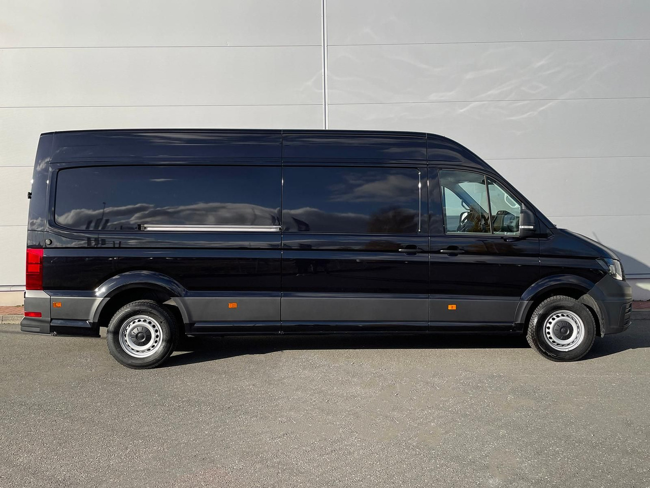 Volkswagen Crafter Kasten 35 L4H3 NAV SITZHZ AHK DAB KAMERA - Passenger van: picture 5 Volkswagen Crafter Kasten 35 L4H3 NAV SITZHZ AHK DAB KAMERA - Passenger van: picture 5