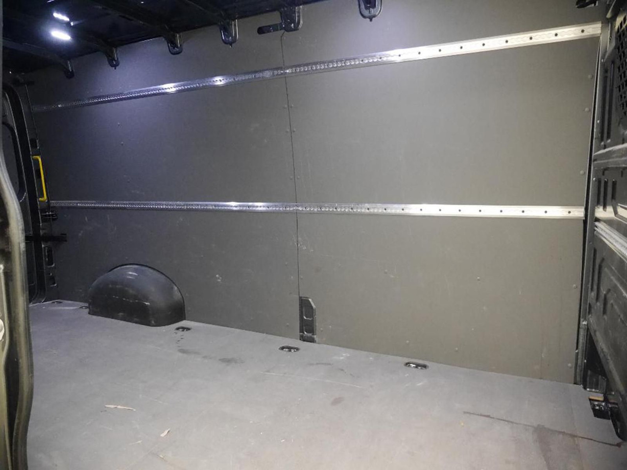 Volkswagen Crafter Kasten 35 L4H3 PDC DAB KAMERA KLIMA MFL - Panel van: picture 5 Volkswagen Crafter Kasten 35 L4H3 PDC DAB KAMERA KLIMA MFL - Panel van: picture 5