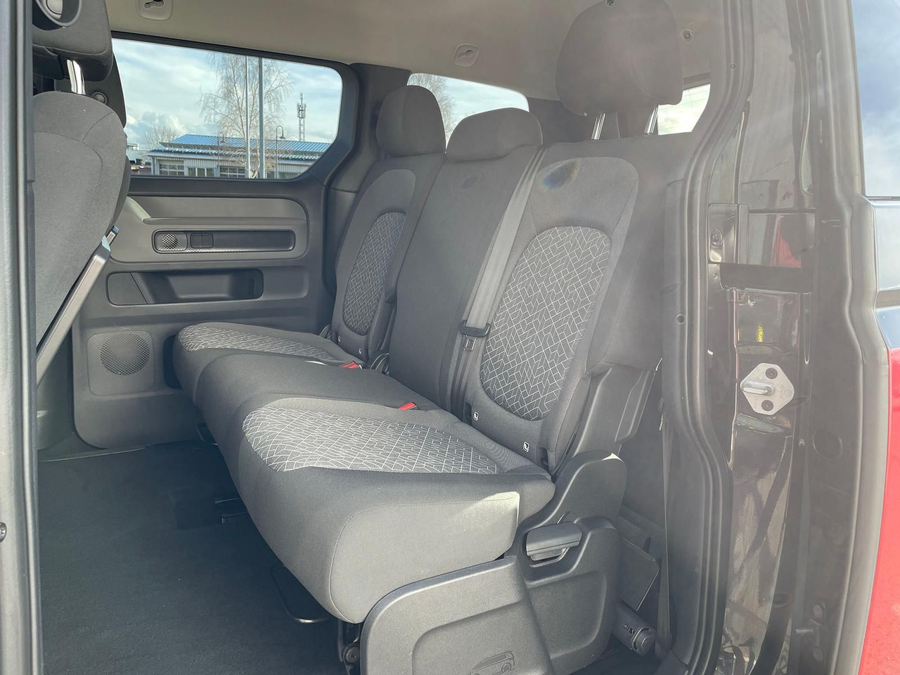 Passenger van, Electric van Volkswagen ID.Buzz KW Fahrwerk LM Felgen KLIMA PDC ACC DAB: picture 13 Passenger van, Electric van Volkswagen ID.Buzz KW Fahrwerk LM Felgen KLIMA PDC ACC DAB: picture 13