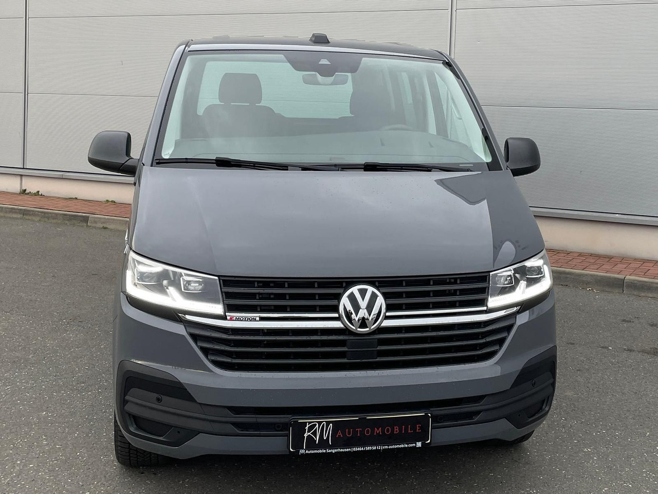 Volkswagen T6.1 Transporter 4MOTION NAVI STANDHZ ACC PDC - Passenger van: picture 4 Volkswagen T6.1 Transporter 4MOTION NAVI STANDHZ ACC PDC - Passenger van: picture 4