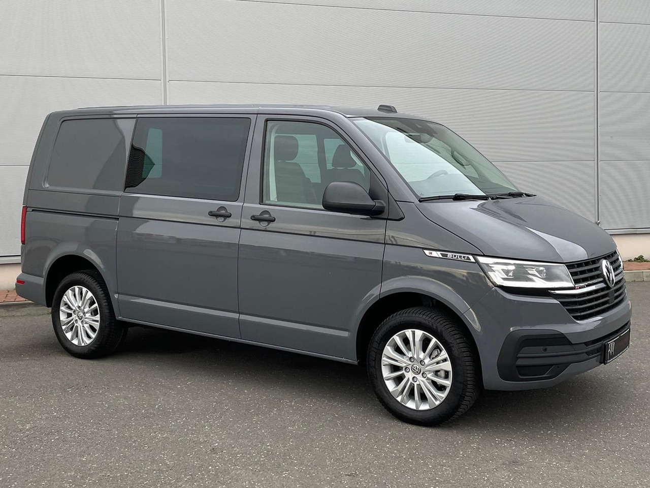 Volkswagen T6.1 Transporter 4MOTION NAVI STANDHZ ACC PDC - Passenger van: picture 2 Volkswagen T6.1 Transporter 4MOTION NAVI STANDHZ ACC PDC - Passenger van: picture 2