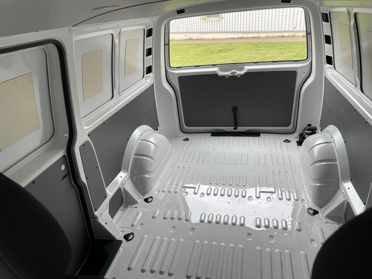 Panel van Volkswagen T6.1 Transporter Kasten lang 4M MFL LED TEMPOMAT: picture 22